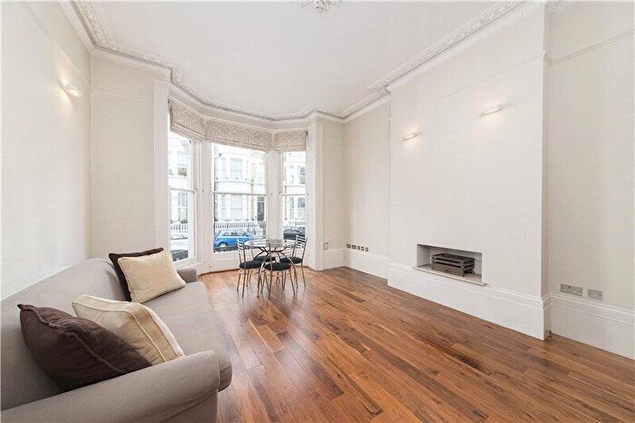 1 Bedroom Apartment To Rent In Coleherne Road, Earl's Court, Kensington And Chelsea, London, SW10