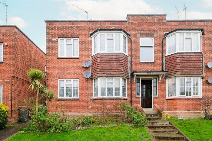 2 Bedroom Apartment To Rent In High Road, Loughton, IG10