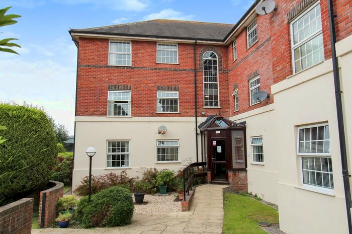 2 Bedroom Flat To Rent In Newbury Gardens, Newbury, Gillingham, Dorset, SP8