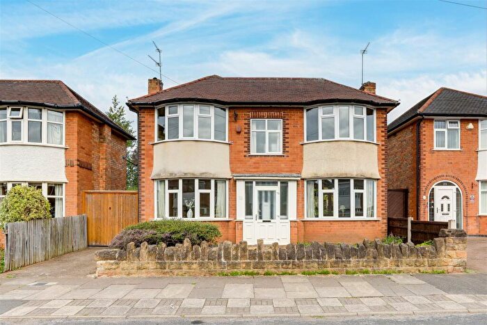 3 Bedroom Detached House For Sale In Newlyn Drive, Aspley, Nottinghamshire, NG8