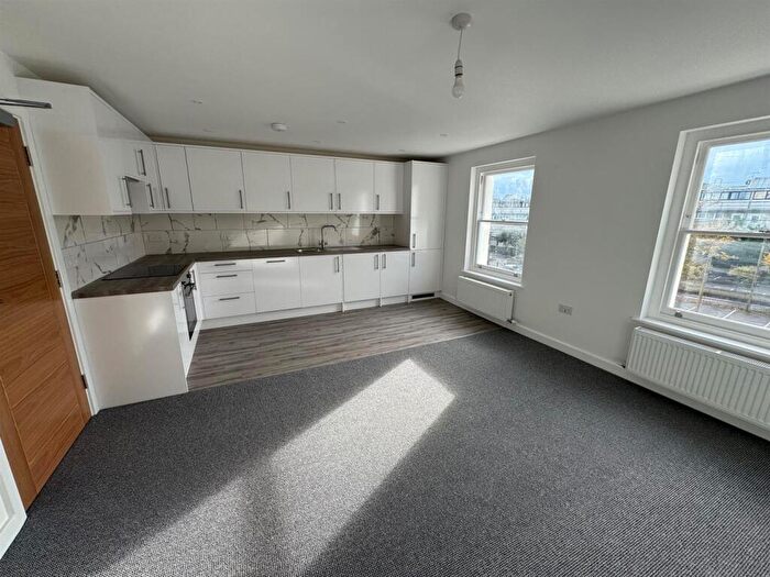 2 Bedroom Maisonette To Rent In Sandgate Road, Folkestone, CT20