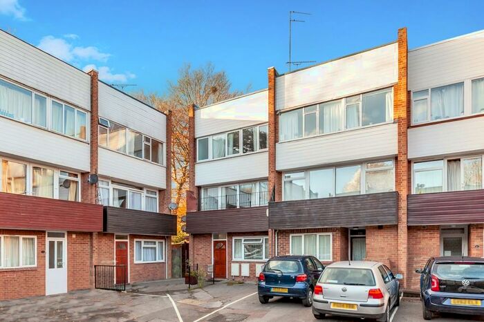 2 Bedroom Apartment To Rent In Horwood Close, Headington, OX3