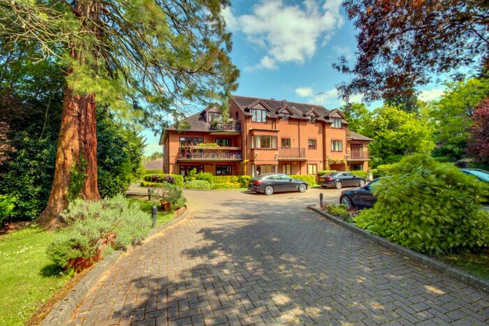 2 Bedroom Flat To Rent In Carew Road, Northwood, HA6