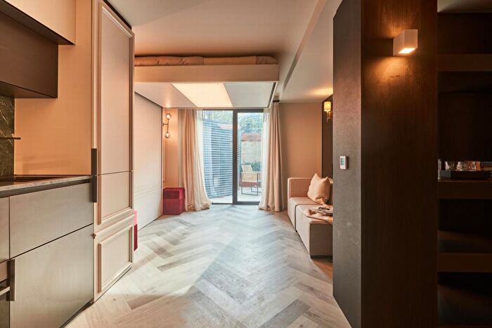 Studio To Rent In Willesden Lane, London, NW2