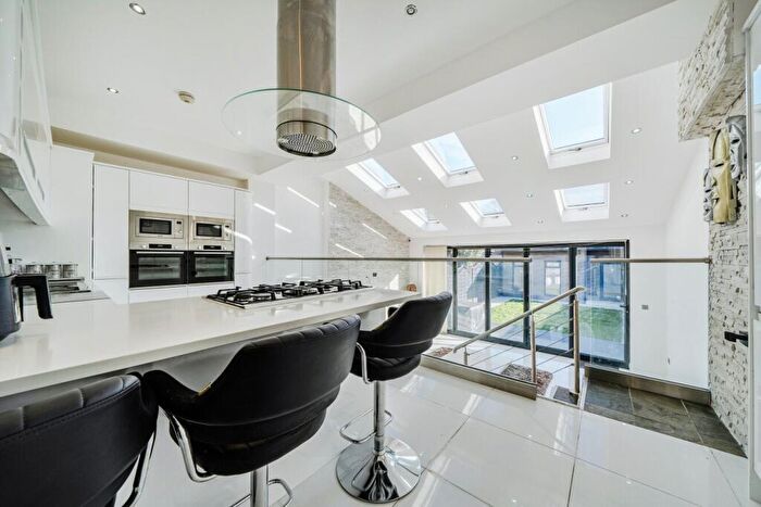 4 Bedroom Terraced House For Sale In Fordel Road, Catford, London, SE6