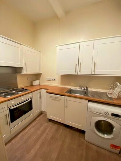 5 Bedroom Flat To Rent In Findhorn Place, Newington, Edinburgh, EH9