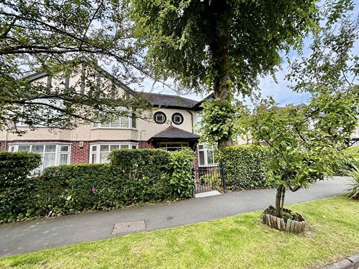 1 Bedroom Flat For Sale In Sussex Avenue, Didsbury, Manchester, M20