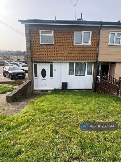 3 Bedroom Semi Detached House To Rent In Eldart Close, Reading, RG30