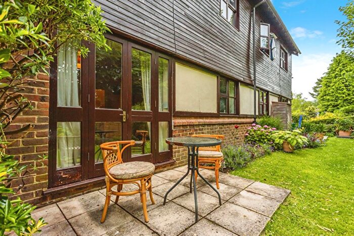 1 Bedroom Flat For Sale In Bretts Orchard, Balcombe, Haywards Heath, RH17