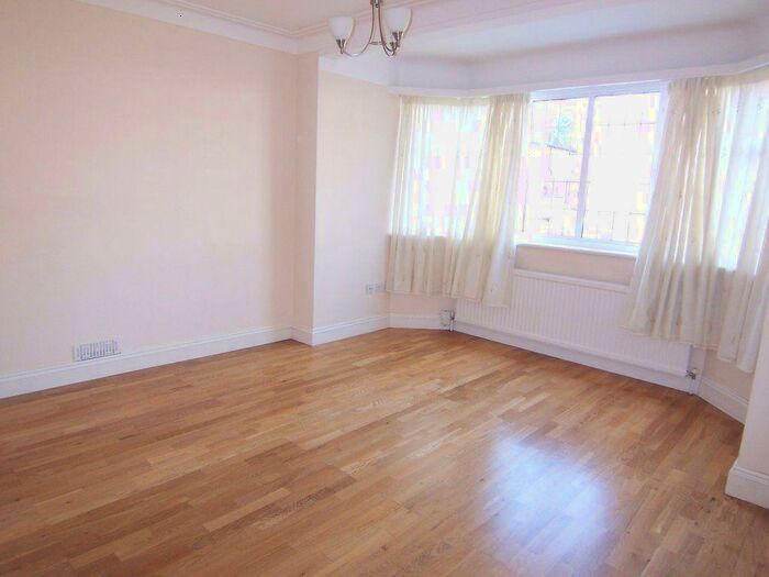 3 Bedroom Semi-Detached House To Rent In Clarence Avenue, New Malden, KT3