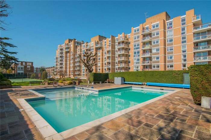 2 Bedroom Flat To Rent In Thamespoint, Fairways, Teddington, TW11