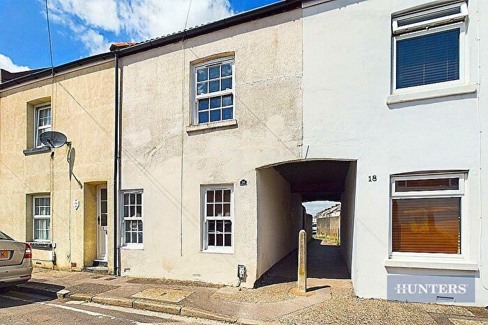 2 Bedroom House To Rent In Mayfield Road, Gosport, PO12