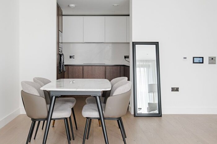 1 Bedroom Flat To Rent In Paragon Square, London, WC1X