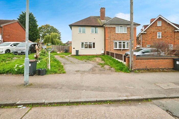 3 Bedroom Semi-Detached House For Sale In Lea Hall Road, Birmingham, West Midlands, B33