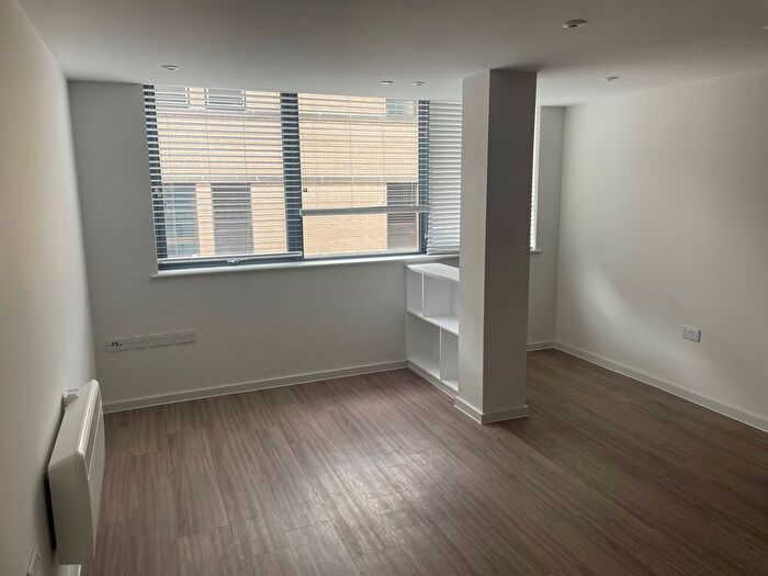 1 Bedroom Flat To Rent In Ogle Road, Southampton, SO14