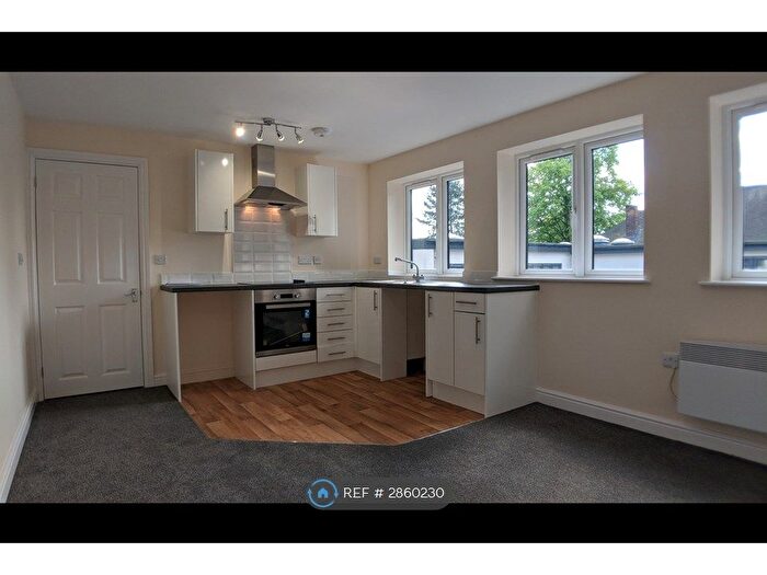 2 Bedroom Flat To Rent In Kingswood House, Nottingham, NG5