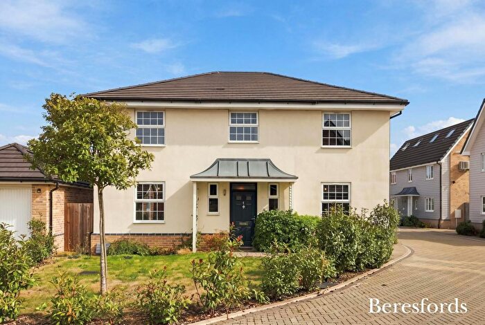 5 Bedroom Detached House For Sale In Oaklands Close, Dunmow, CM6