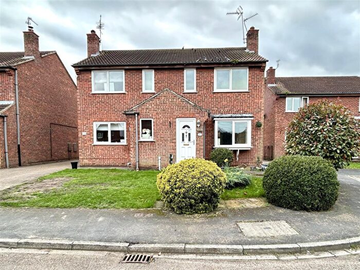 3 Bedroom Semi-detached House To Rent In Coupland Road, Selby, YO8
