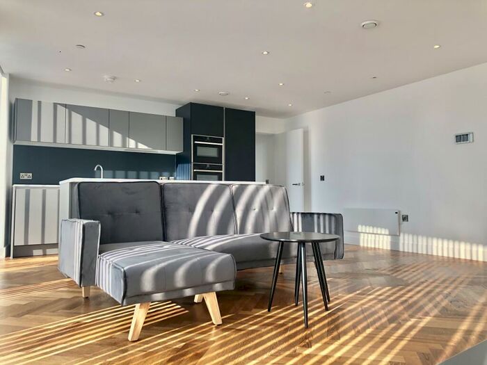 2 Bedroom Apartment To Rent In Deansgate Square, South Tower, M15