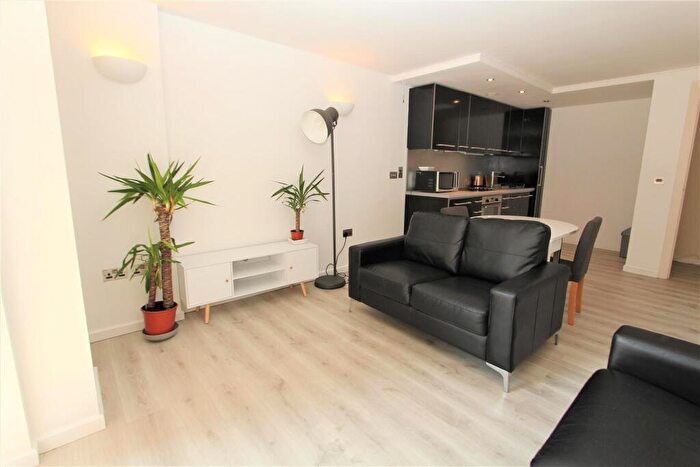 2 Bedroom Flat To Rent In West Point, Wellington Street, LS1