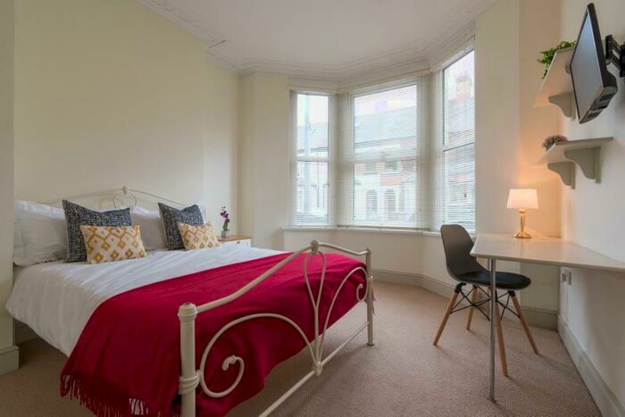 7 Bedroom Terraced House To Rent In Mackintosh Place, Cardiff, CF24