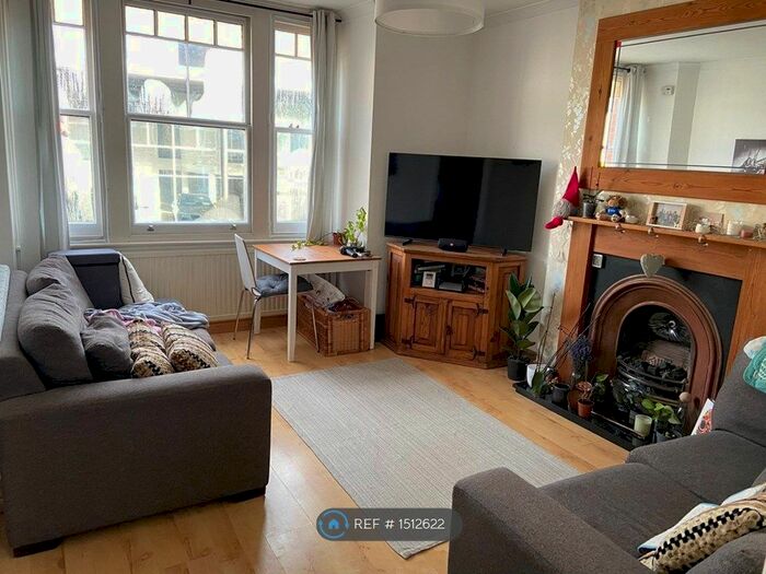 2 Bedroom Flat To Rent In Wickham Road, Beckenham, BR3