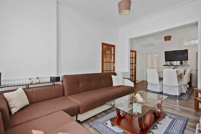 3 Bedroom Terraced House To Rent In Seymour Avenue, London, N17