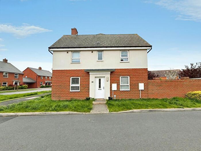 3 Bedroom Detached House For Sale In Herald Street, Broughton, Aylesbury, HP22