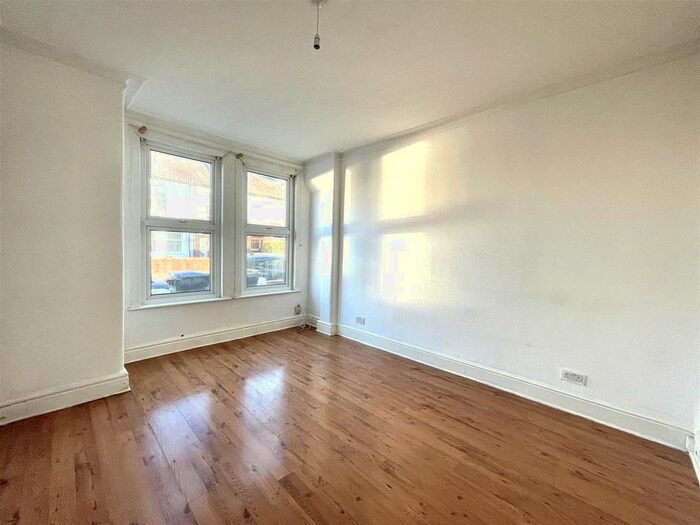 4 Bedroom Terraced House To Rent In Kingsway, Enfield, EN3