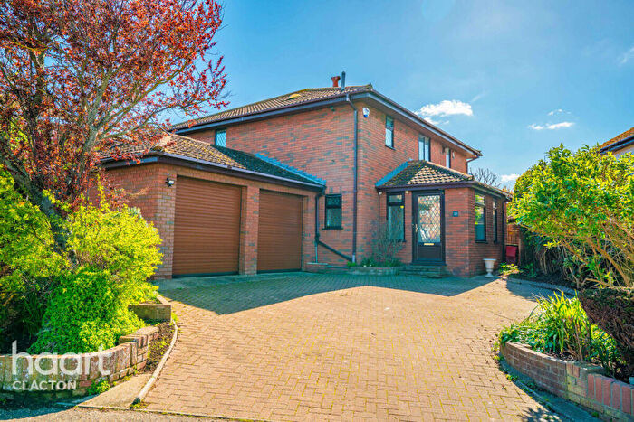 4 Bedroom Detached House For Sale In Naze Park Road, Walton On The Naze, CO14