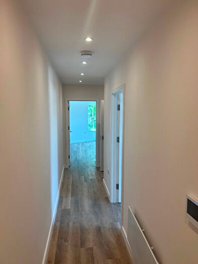 1 Bedroom Flat To Rent In Bedroom Flat, Sunny Court, Norbiton, KT2