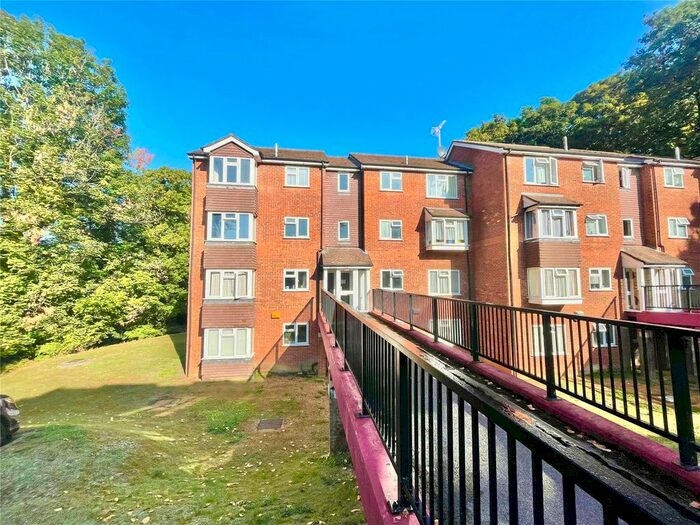 1 Bedroom Flat To Rent In Bridge Court, Craigmount, Radlett, Hertfordshire, WD7