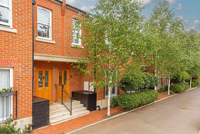 3 Bedroom Terraced House For Sale In Candle Mews East Molesey, KT8