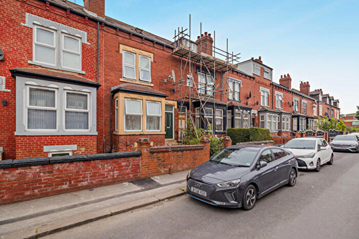 4 Bedroom Terraced House For Sale In Savile Road, Chapeltown, Leeds, LS7