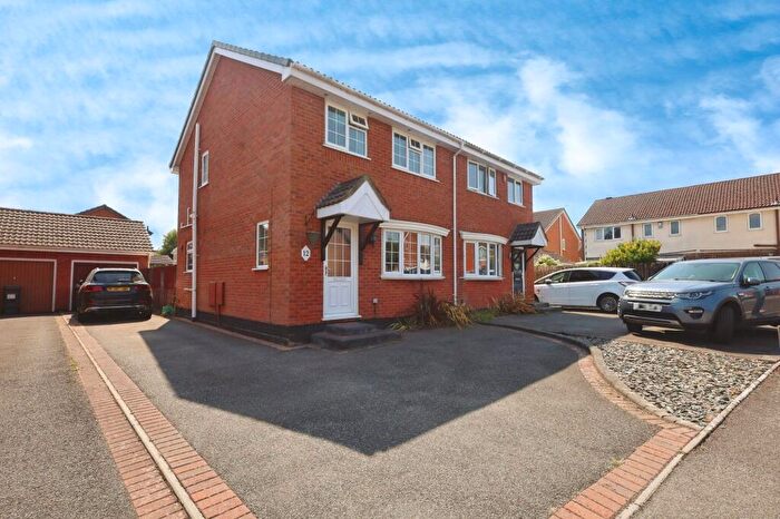 3 Bedroom House To Rent In Tan Howse Close, Bournemouth, BH7