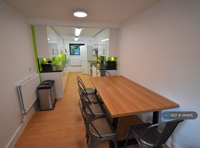 6 Bedroom Terraced House To Rent In Hillside Court, Reading, RG1