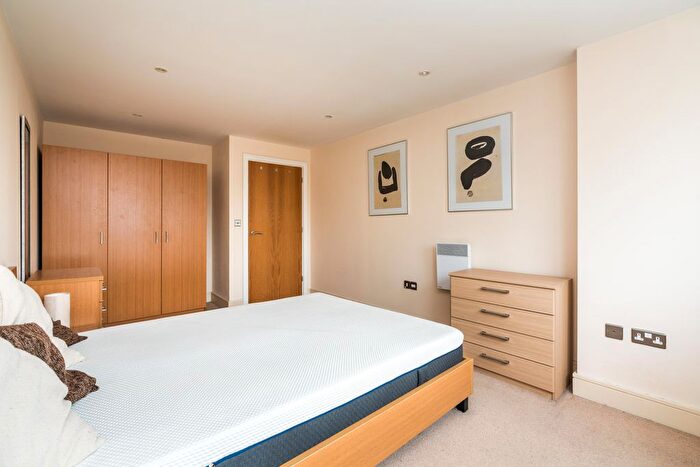1 Bedroom Flat To Rent In Long Lane, London, SE1