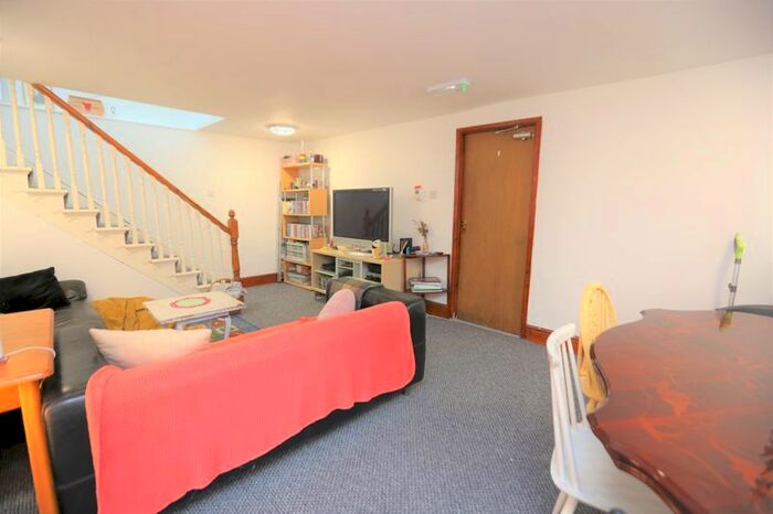 5 Bedroom Flat To Rent In Stratford Road, Heaton, Newcastle Upon Tyne, NE6