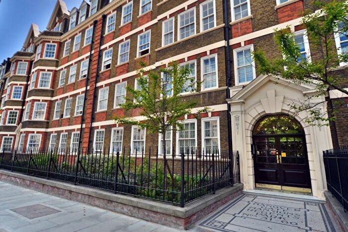 3 Bedroom Apartment To Rent In Park Road, NW1