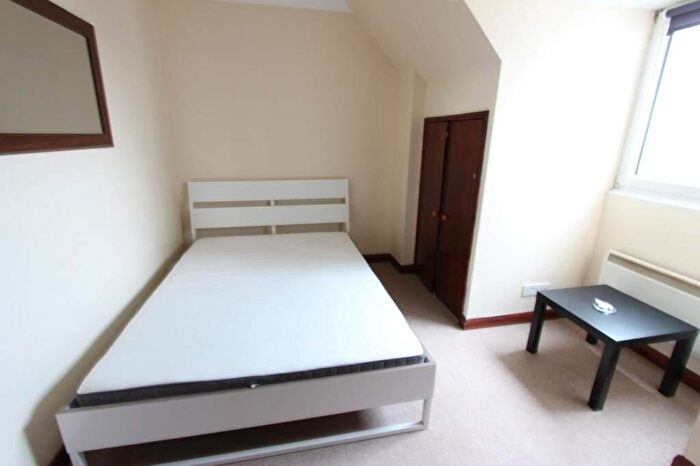 1 Bedroom Apartment To Rent In High Road, London, N20