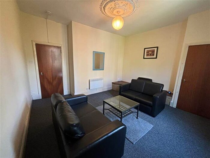 1 Bedroom Flat To Rent In Lochee Road, Dundee, DD2