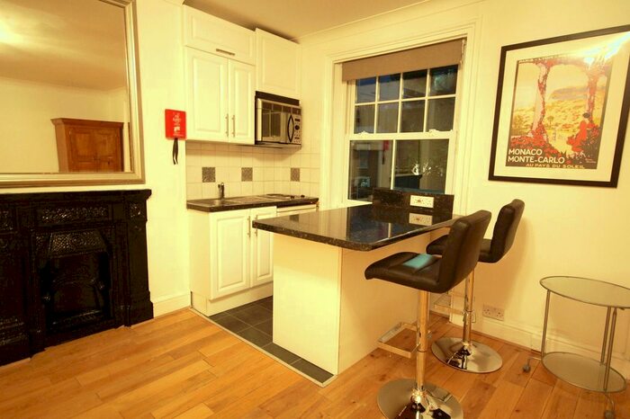 Studio To Rent In Chiswick High Road, London, W4