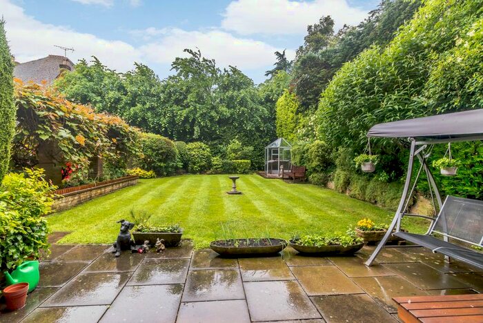 2 Bedroom Flat To Rent In Chorleywood Close, Rickmansworth WD3