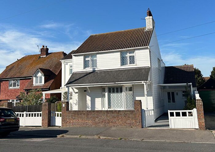 4 Bedroom Detached House For Sale In North Deal, CT14