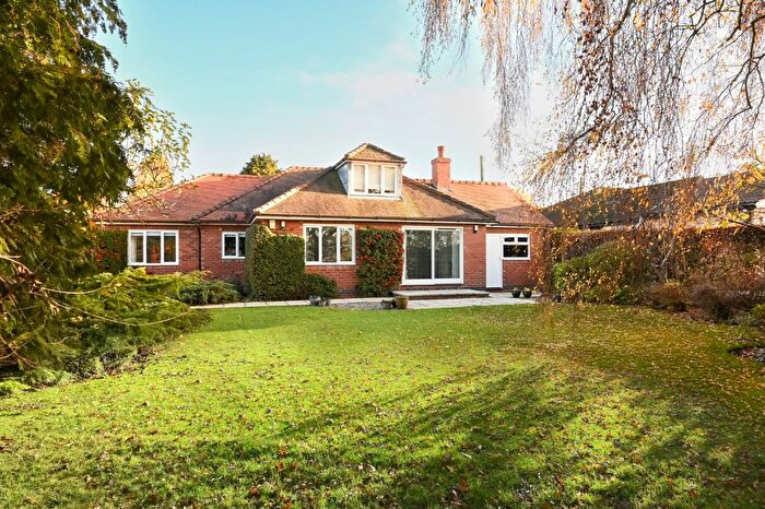 4 Bedroom Bungalow For Sale In Moor Lane, Copmanthorpe, York, YO23