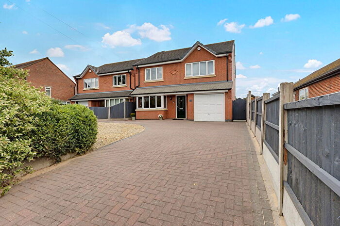 4 Bedroom Detached House For Sale In Vicarage Lane, Elworth, CW11