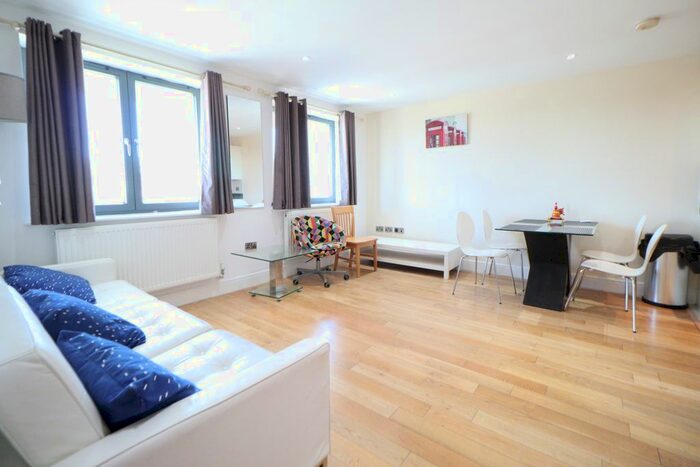 2 Bedroom Flat To Rent In Pinner Road, North Harrow, HA1