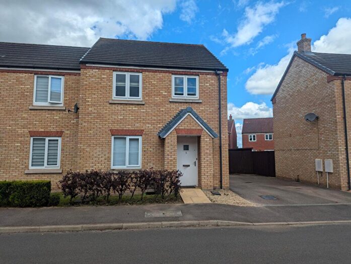 3 Bedroom Semi-Detached House To Rent In Eider Grove, Spalding, PE11