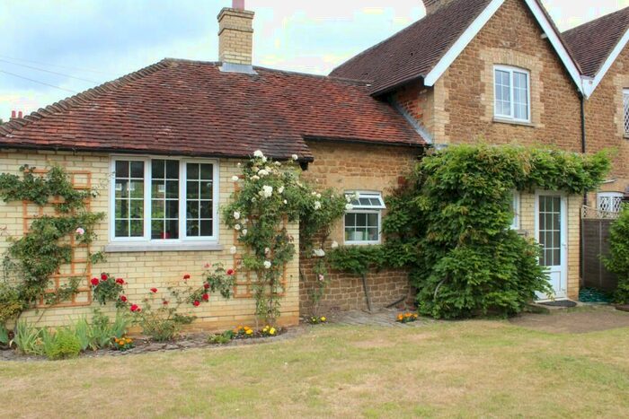 3 Bedroom Cottage To Rent In Portsmouth Road, Godalming, Surrey, GU8