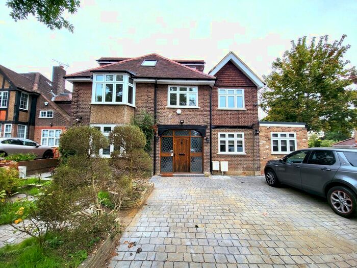 5 Bedroom Detached House To Rent In Argyle Road, Ealing, London, W13